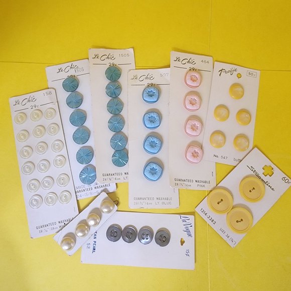 Vintage Mother of Pearl Buttons on Original Cards Blue, Pink, Yellow, Pearl ๐งต๐ชก - Picture 2 of 16